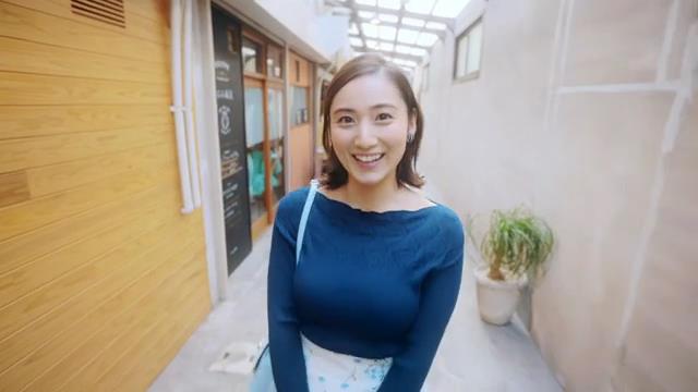 北九州PR動画で見せた紗綾の着衣巨乳5